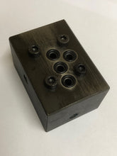 Load image into Gallery viewer, Parker 31011538 Valve Block Manifold Cetop 220338/110
