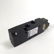 Load image into Gallery viewer, Parker B416AXXXXF - 5/2 Pneumatic Control Spool Valve B Series