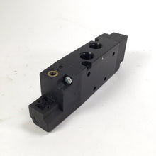 Load image into Gallery viewer, Parker B416AXXXXF - 5/2 Pneumatic Control Spool Valve B Series