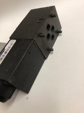 Cargar imagen en el visor de la galería, Parker D1VW-30-B-JJ-53 - Válvula de control direccional de 24 V CC
