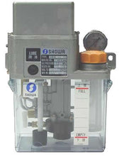 Load image into Gallery viewer, Showa LCB4011C Lubrication Pump 2L Plastic Tank