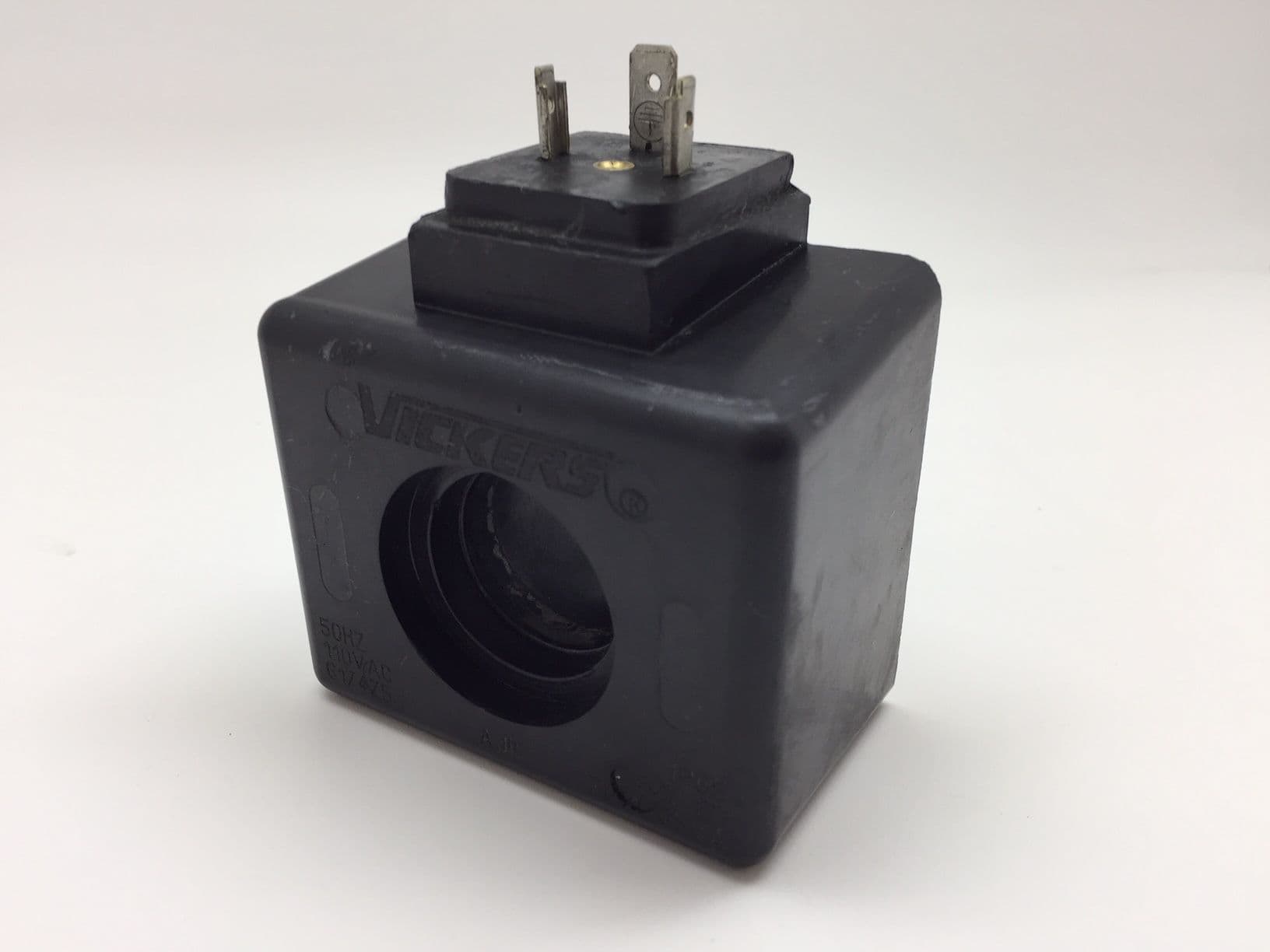 thumbnail image 2 of Vickers Solenoid Valve Coil – 110-120VAC 50/60Hz, B-507833, Universal Fit 2 of 2