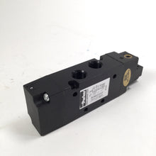 Load image into Gallery viewer, Parker B416AXXXXF - 5/2 Pneumatic Control Spool Valve B Series
